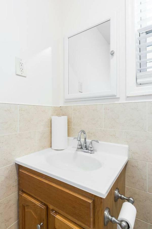 Brooklyn 3 Bedroom 1 Bathroom 8 Minutes To Subway 30 Minutes To Manhattan New York