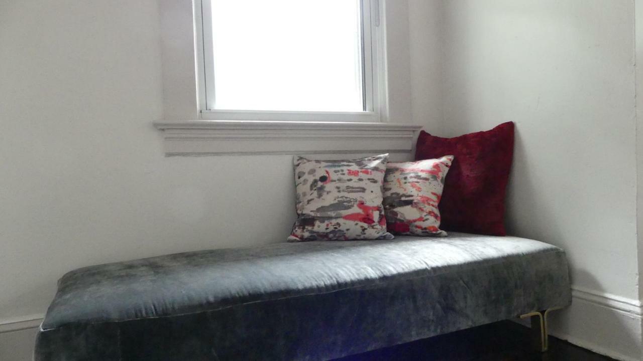 Warm And Cozy With A Modern Flair * New York