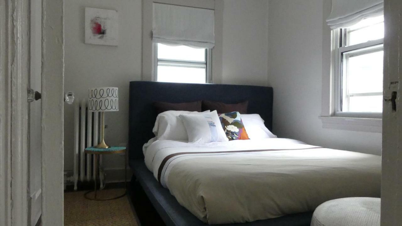 Warm And Cozy With A Modern Flair * New York