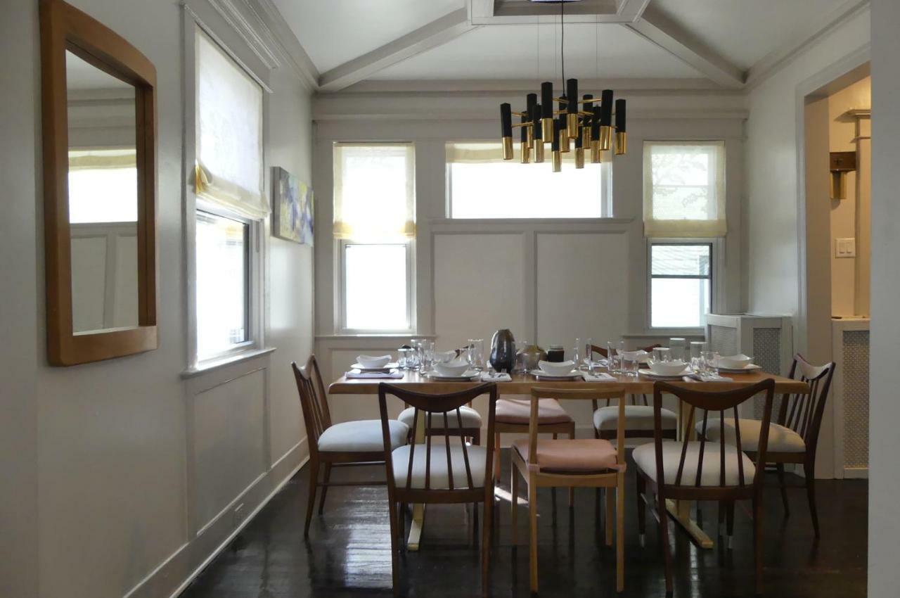 Warm And Cozy With A Modern Flair New York