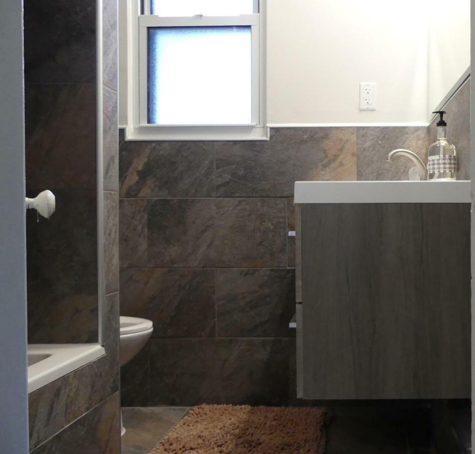 Warm And Cozy With A Modern Flair New York