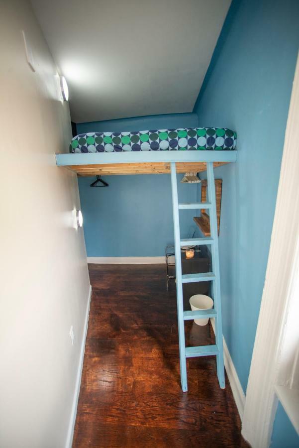 Private In A Shared 15 Minutes To Times Square! Homestay