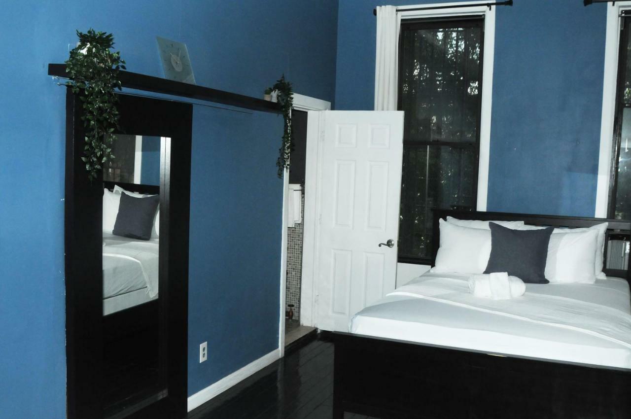 Plush Spacious 1 Bedroom Apt Williamsburg *