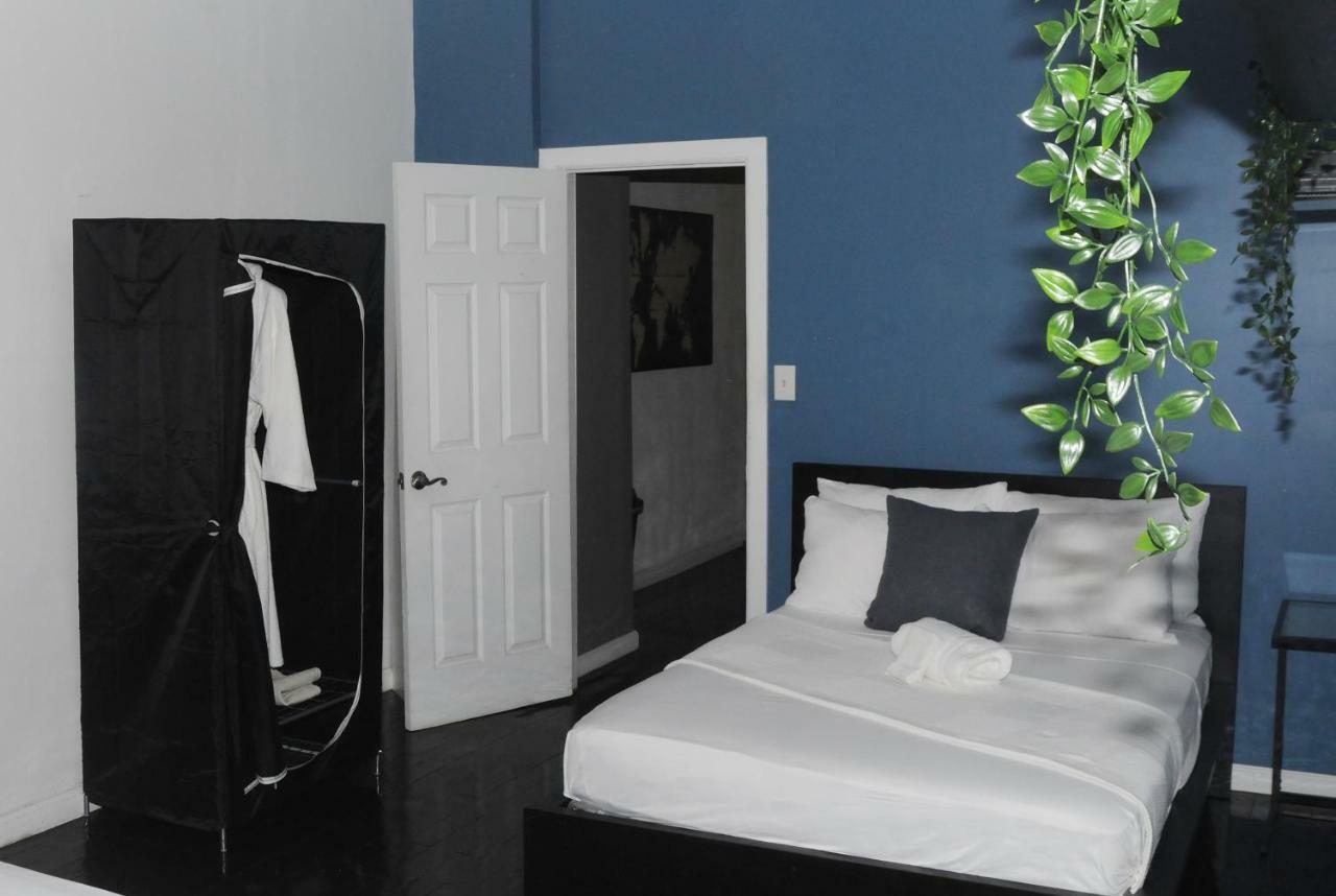 Apartment Plush Spacious 1 Bedroom Apt Williamsburg *