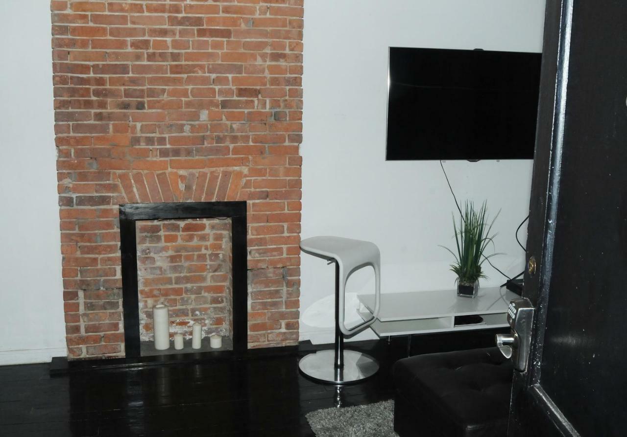 Plush Spacious 1 Bedroom Apt Williamsburg Apartment