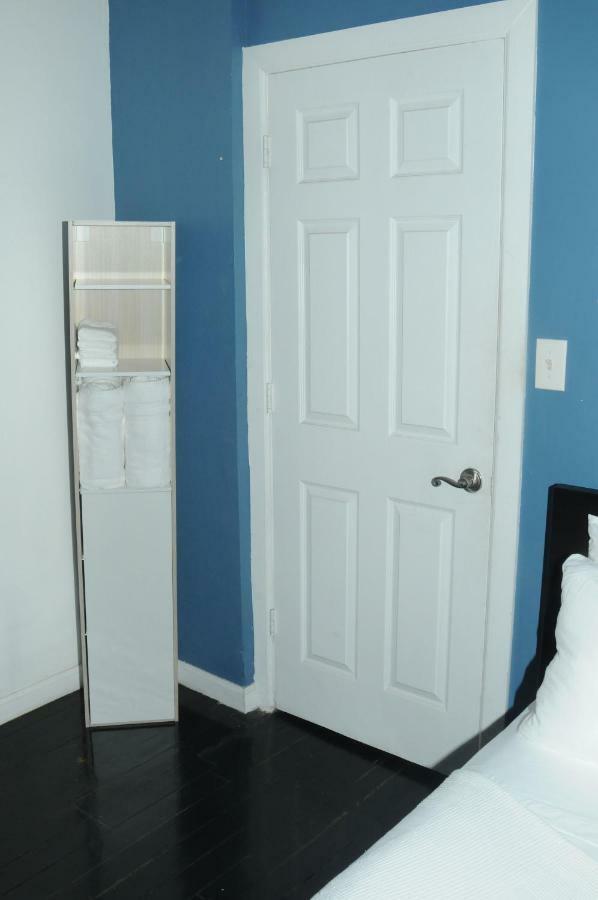 Plush Spacious 1 Bedroom Apt Williamsburg *