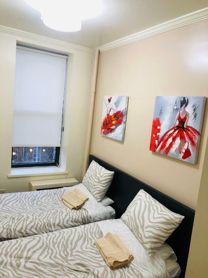 Modern 2 Bedroom Nyc Apartment *