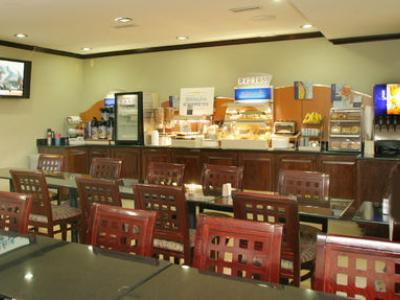 Hotel Express Kennedy Airport 3*