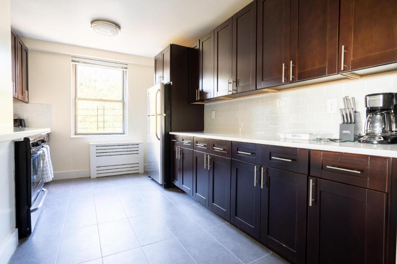 Queens Blvd Apartment *