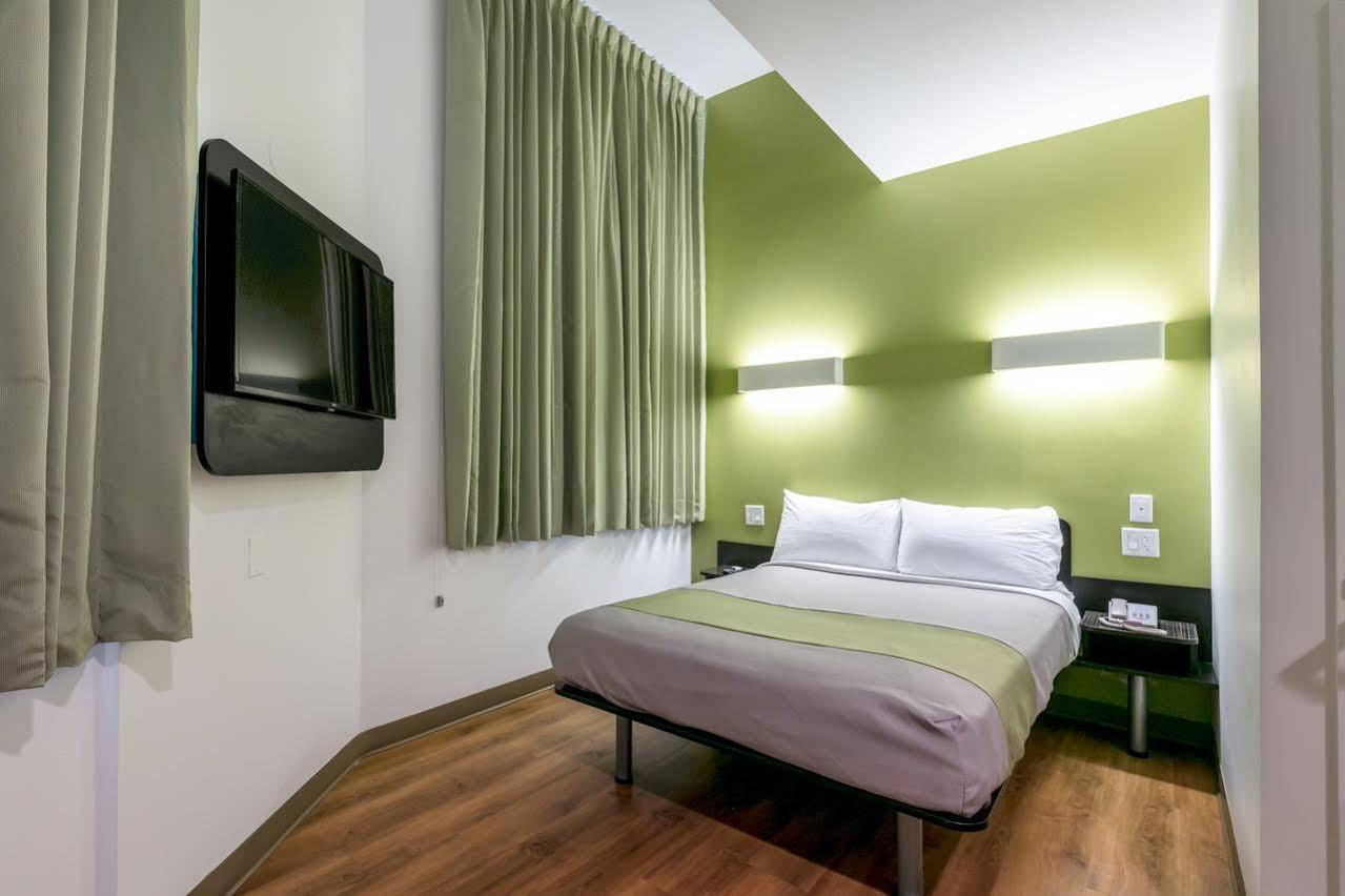 Feather Factory Hotel 2*