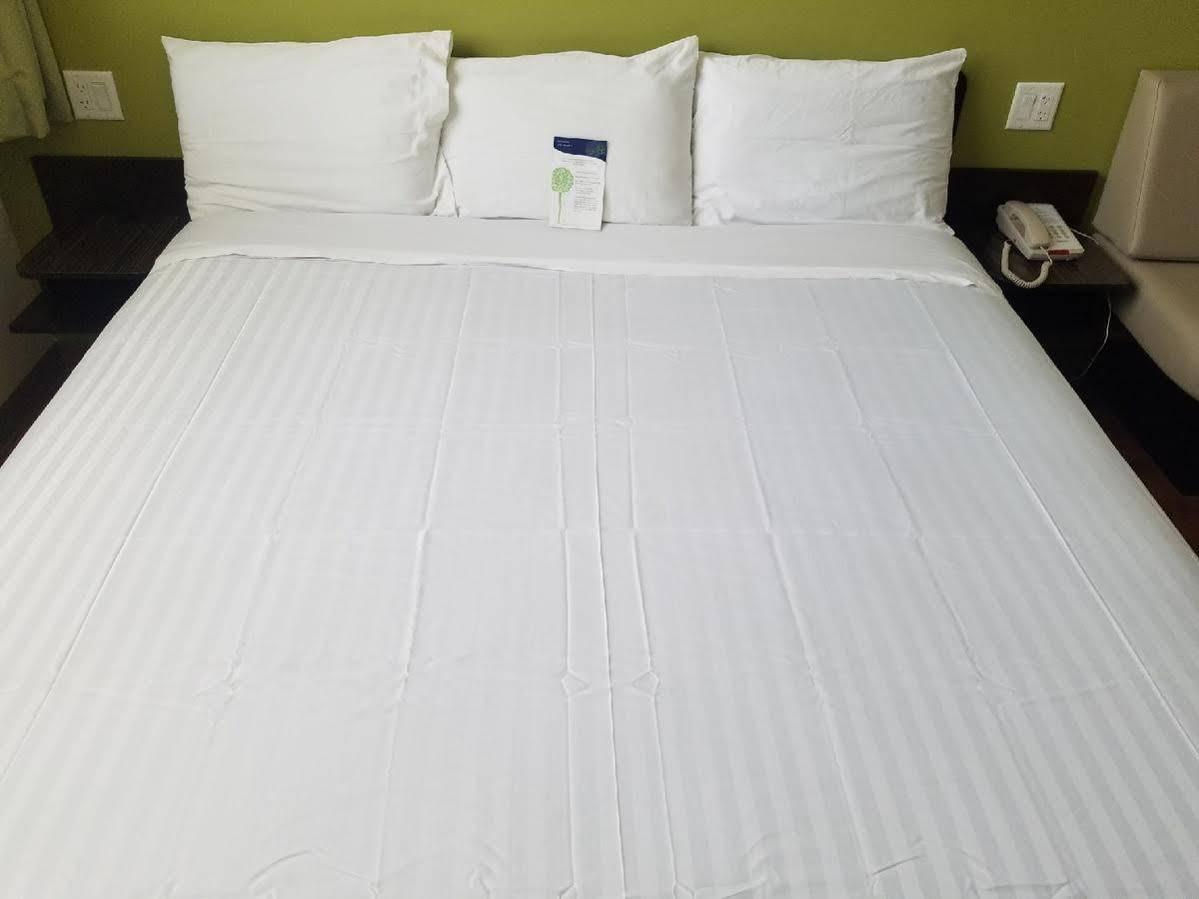 Feather Factory Hotel 2*