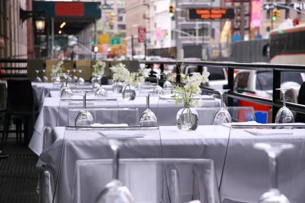 Oyo Times Square Hotel 4*