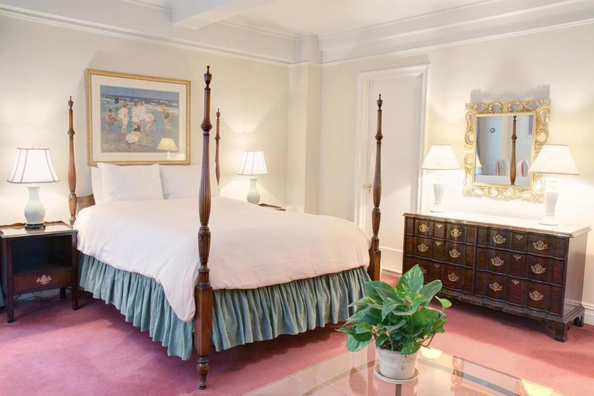 Roger Smith By Suiteness Hotel