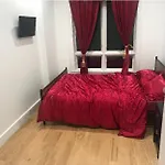 2 Bed Room Duplex With Private Yard