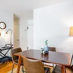 Chelsea 1Br W Balcony Gym Doorman Nyc-162