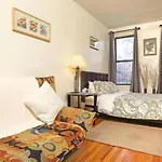 Lower East Side Pied-A-Terre!