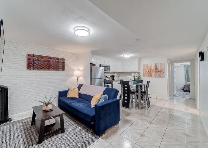 Wonderful Getaway In Canarsie Brooklyn With Parking