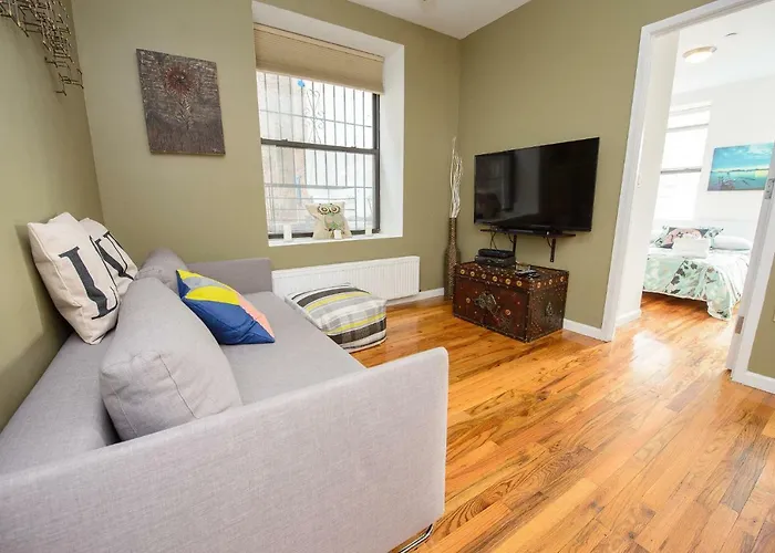 Pitt Street Apartment