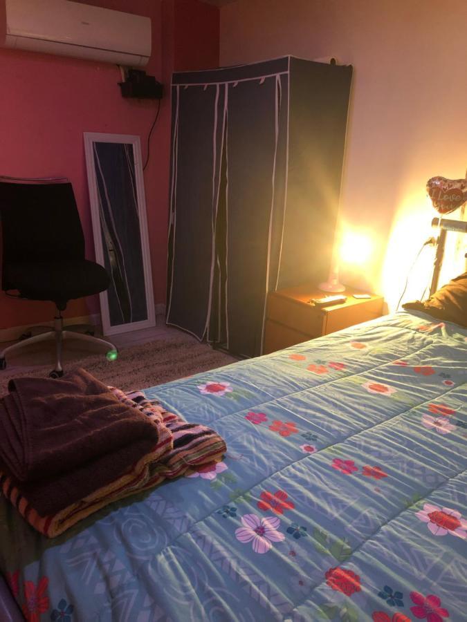 Homestay Brooklyn Blue House New York