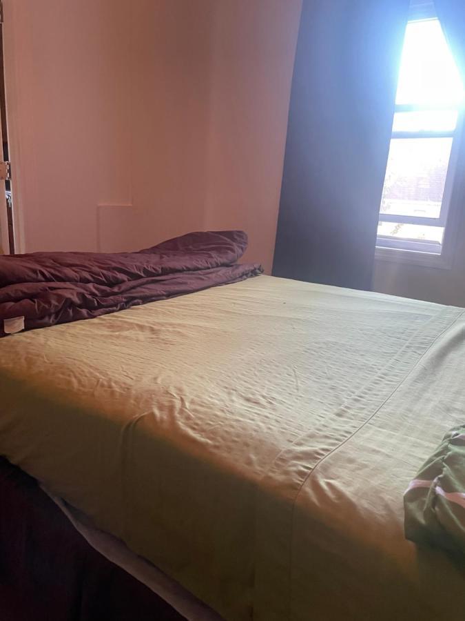 Homestay Brooklyn Blue House New York