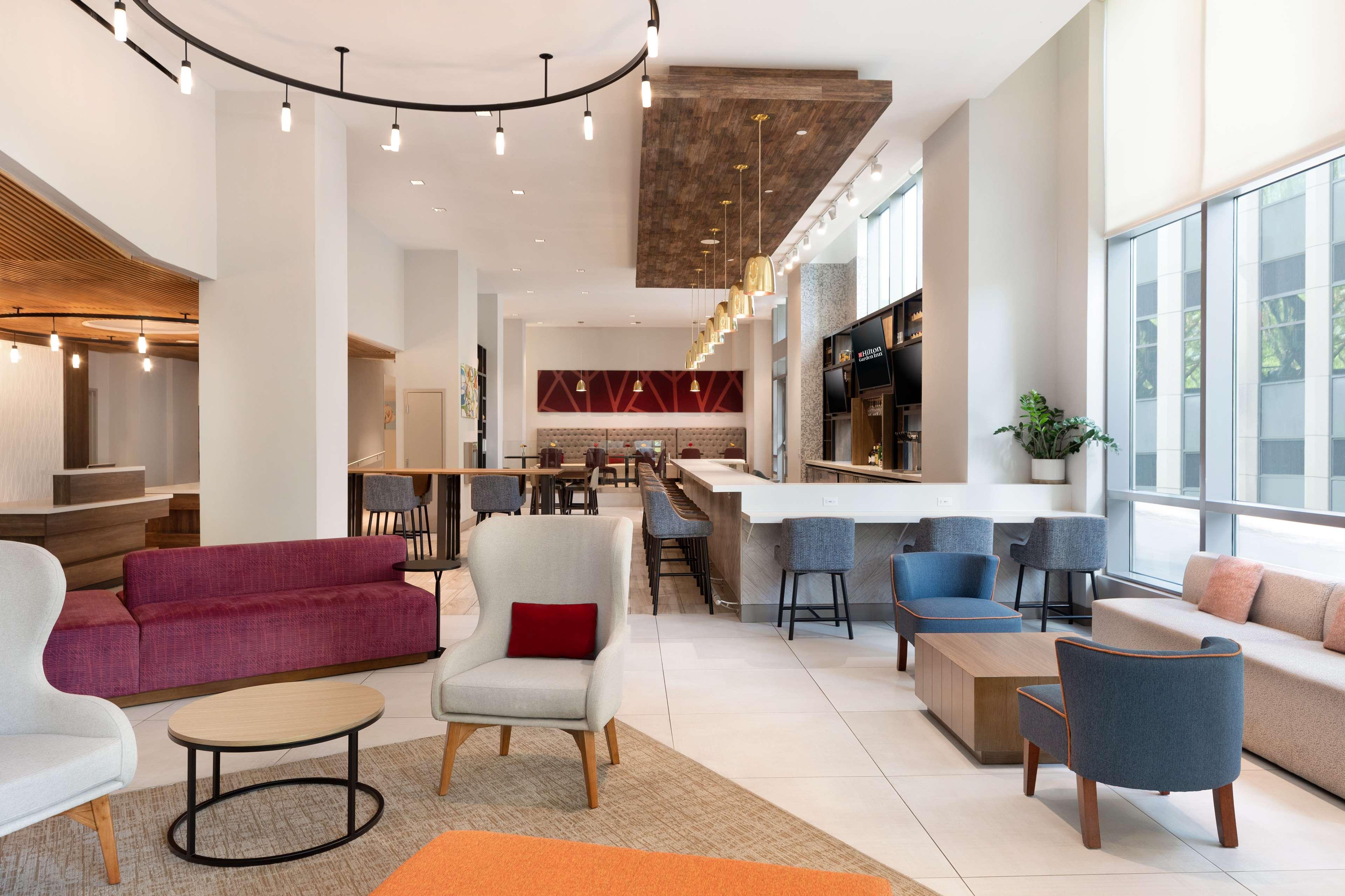 Hilton Garden Long Island Hotel
