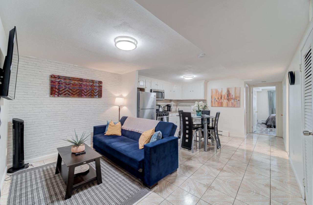 Wonderful Getaway In Canarsie Brooklyn With Parking