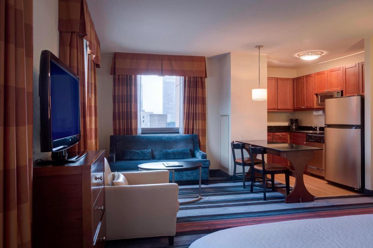 Hotel By Marriott Manhattan/times Square 4*