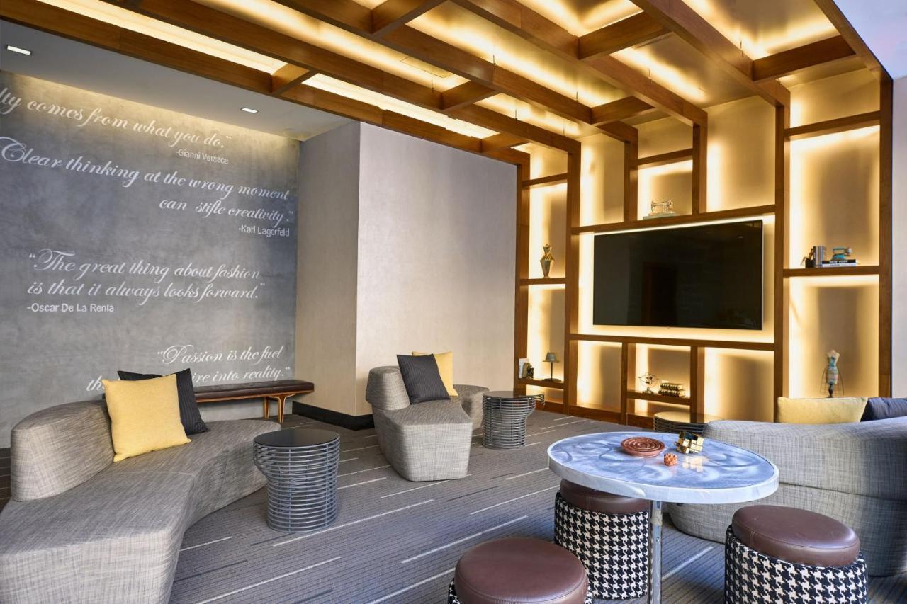 Renaissance Midtown 4*