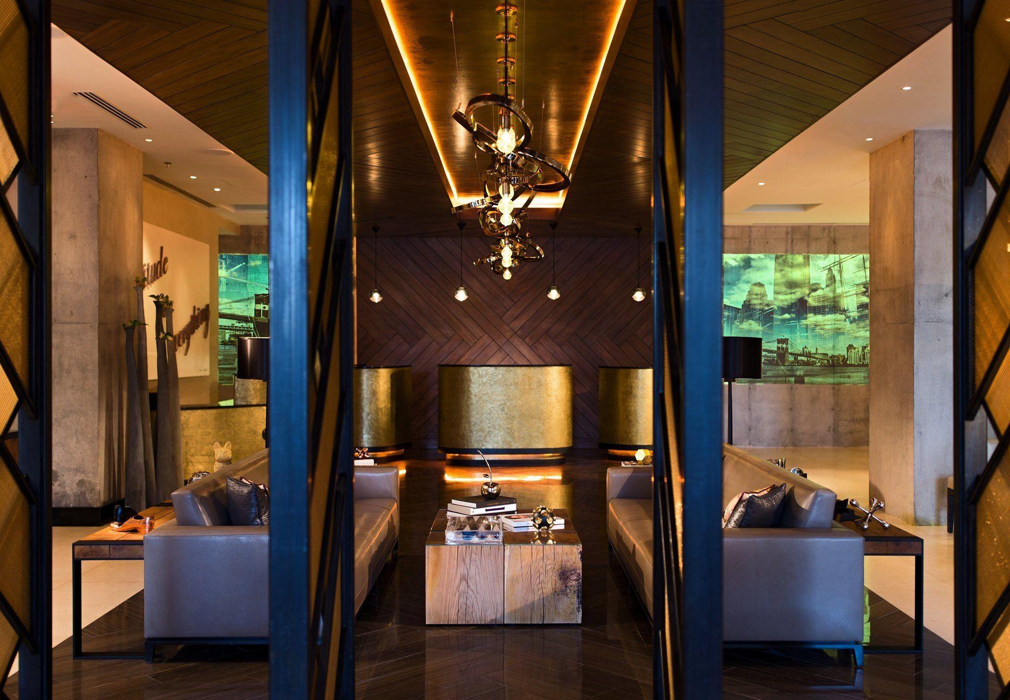 Renaissance Midtown Hotel 4*
