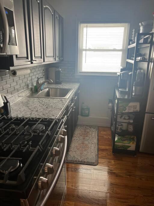 Cozy Lovely 2 Bedroom Apt, 5 Mins From Jfk Apartamento *