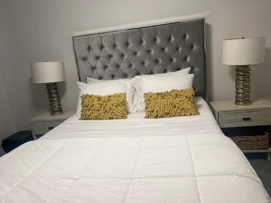 Cozy Lovely 2 Bedroom Apt, 5 Mins From Jfk Apartamento
