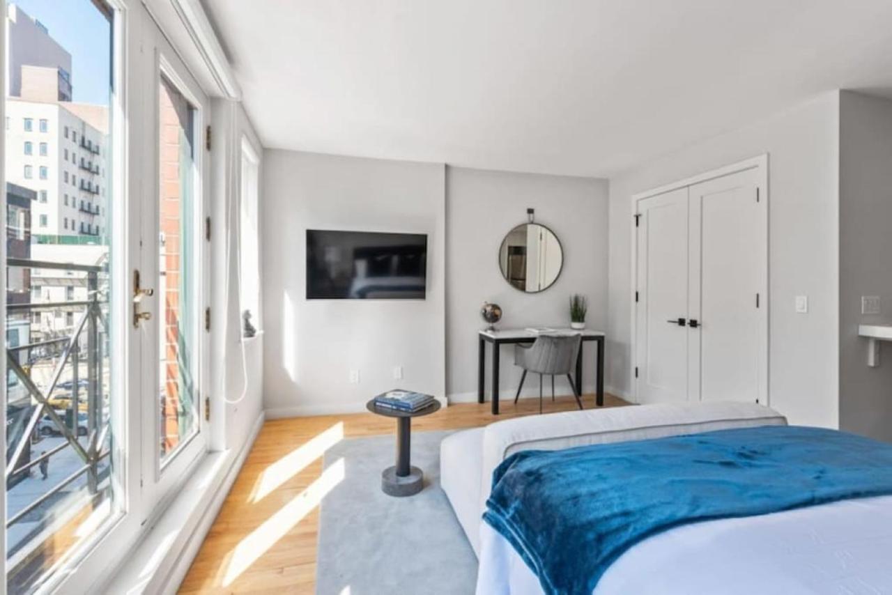 Luxe Studio With Charming Juliet Balcony Apartamento Nova York