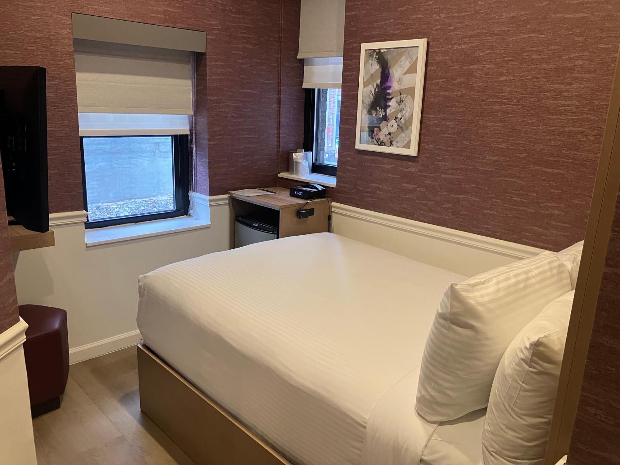 The Mayfair Times Square, Ascend Collection Hotel