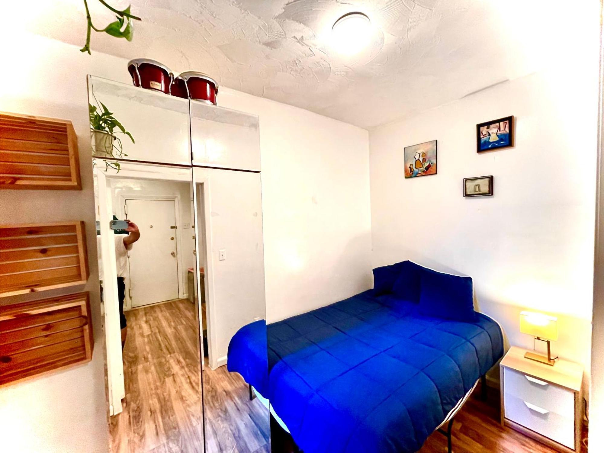 Amazing Ground Floor 2 Bedrooms In Nyc Subway Crossing The Street And One Station To Manhattan Apartment New York