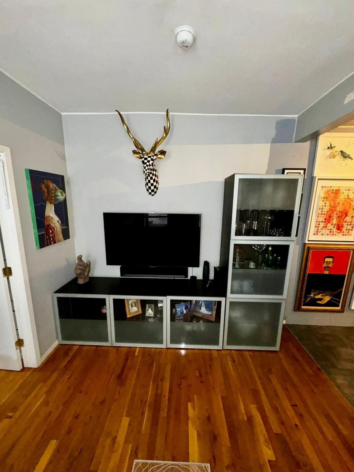 Amazing Ground Floor 2 Bedrooms In Nyc Subway Crossing The Street And One Station To Manhattan Apartment New York