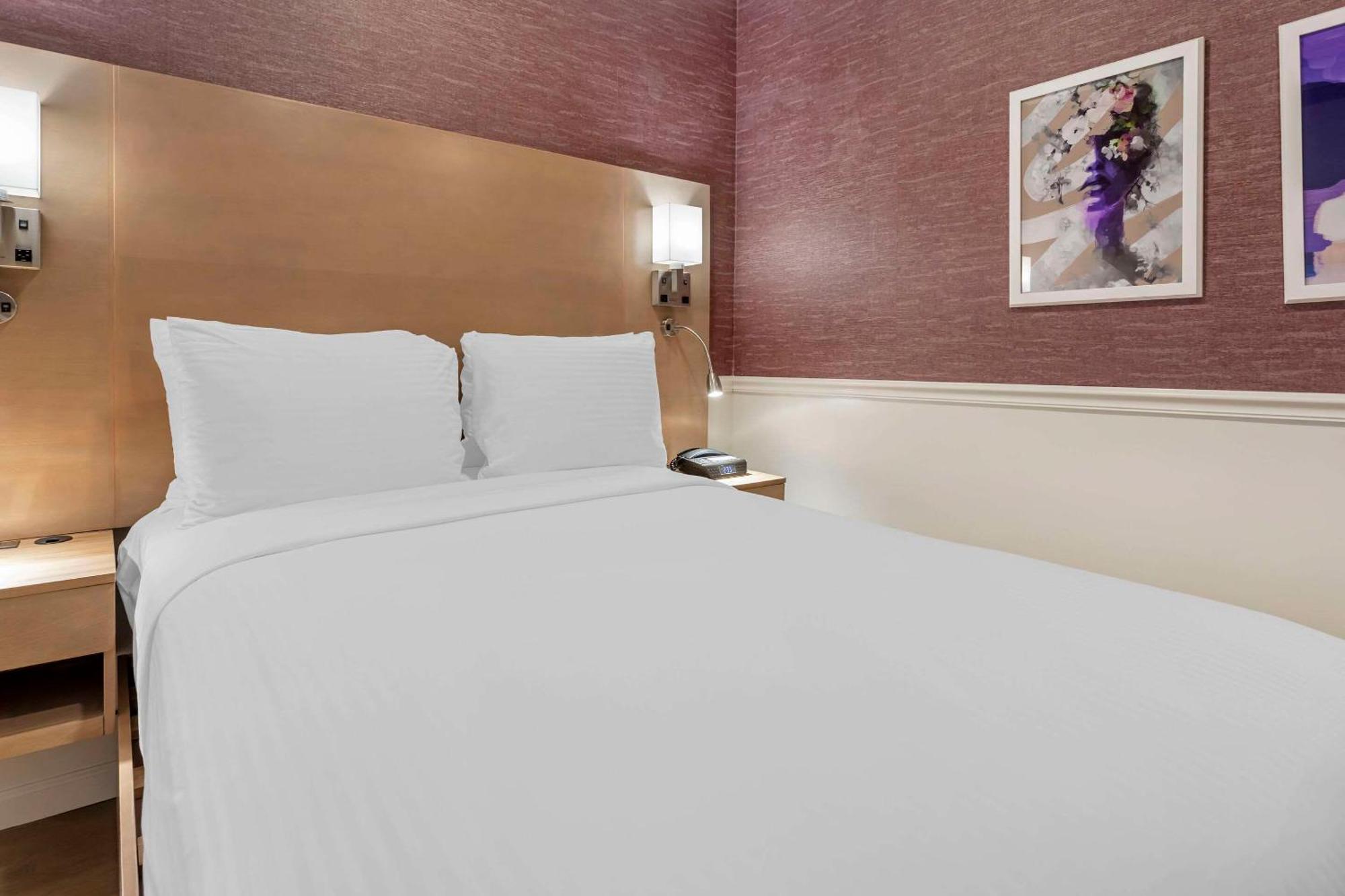 The Mayfair Times Square, Ascend Collection 3*