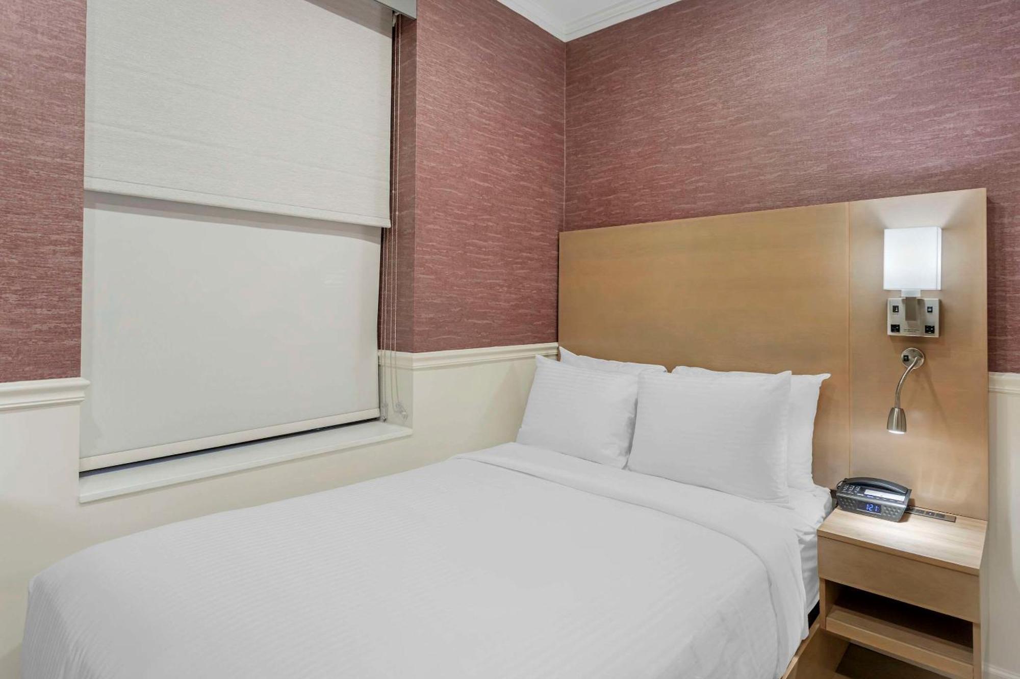 The Mayfair Times Square, Ascend Collection Hotel