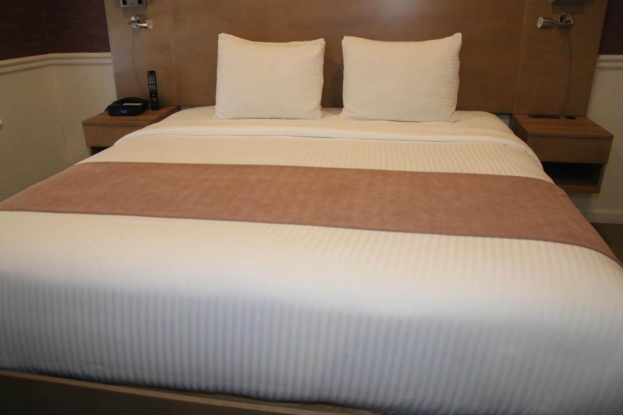 The Mayfair Times Square, Ascend Collection