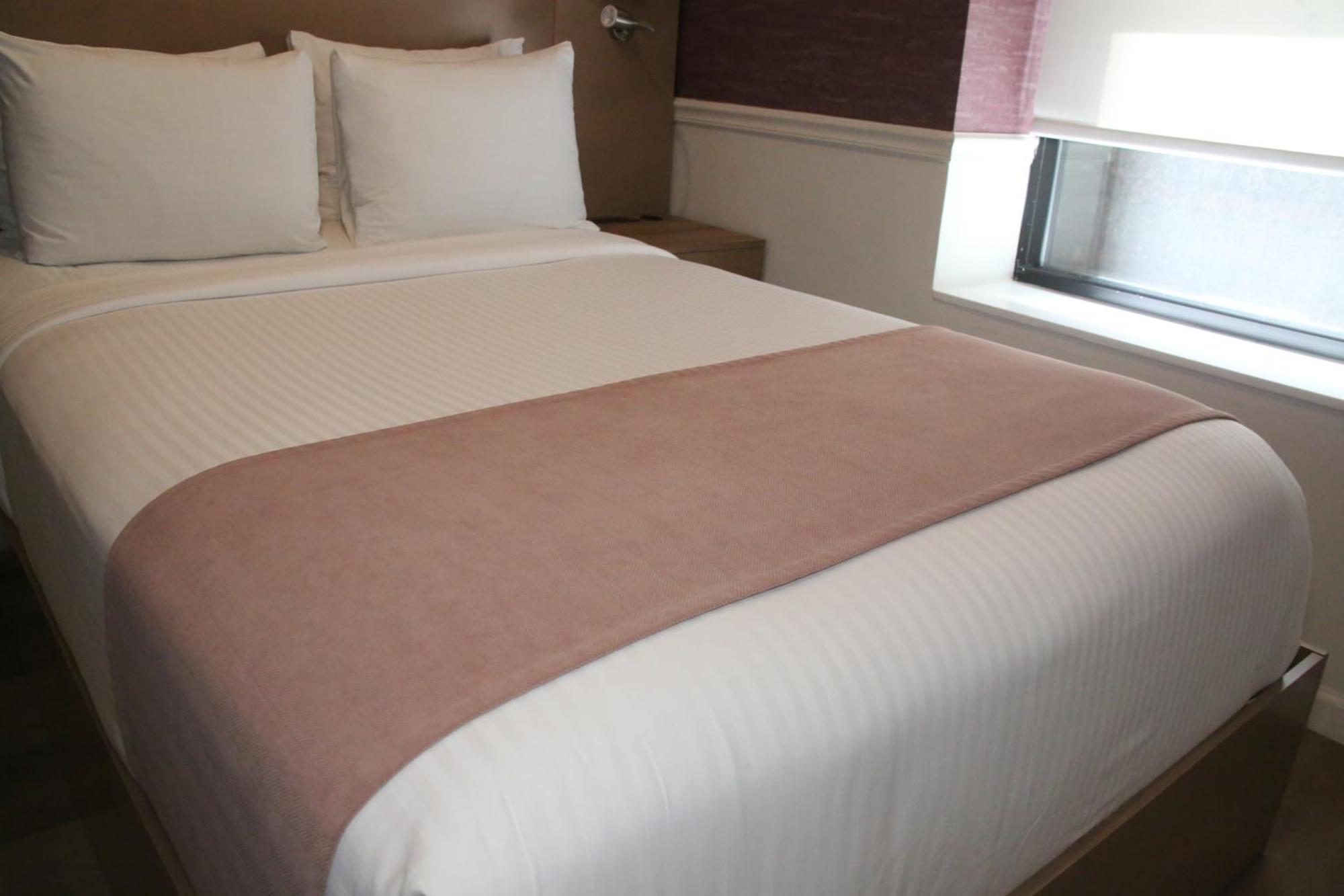The Mayfair Times Square, Ascend Collection Hotel New York