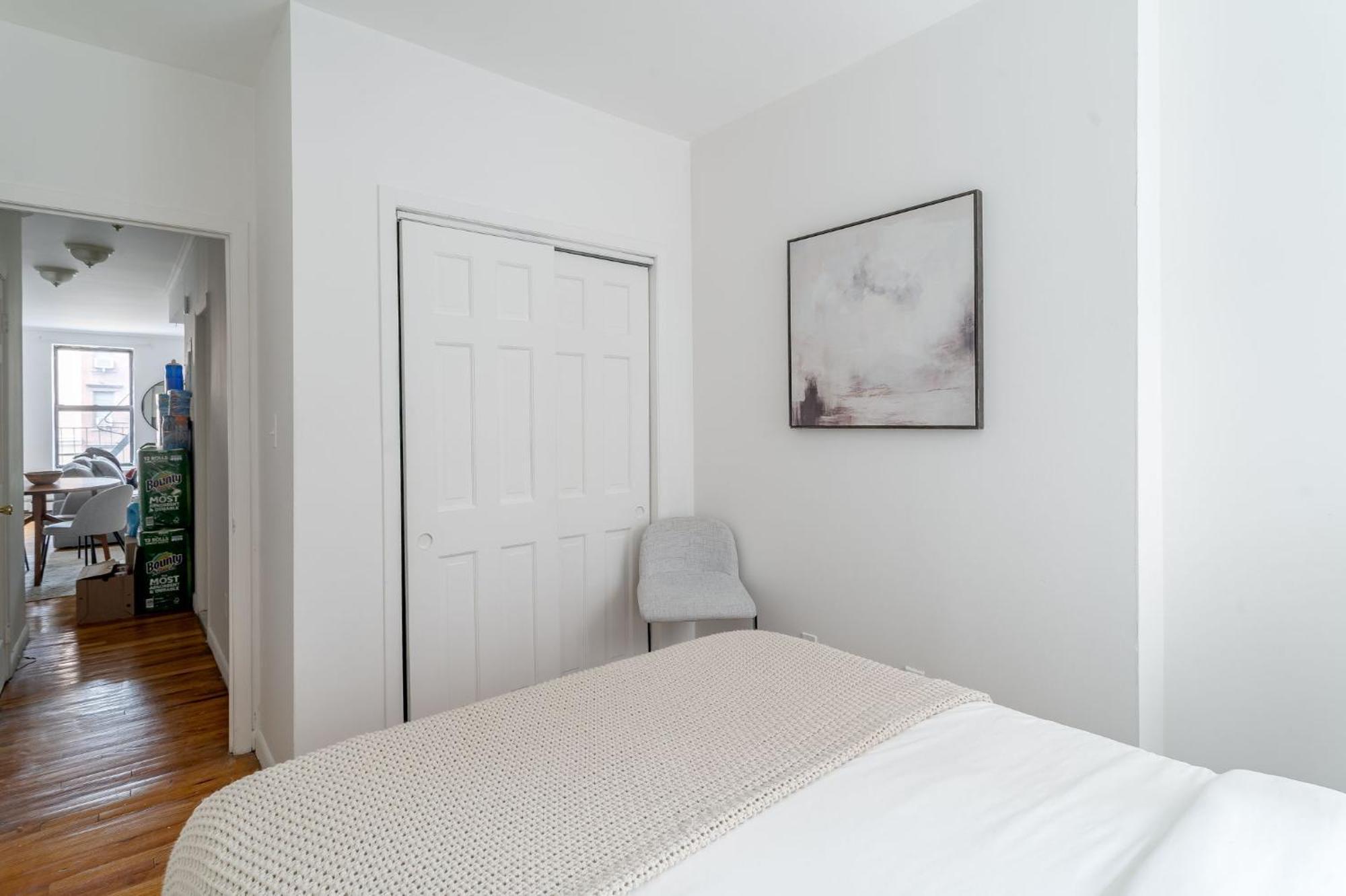 Bright 3br 1ba Retreat In Hells Kitchen Steps From Times Square Apartamento