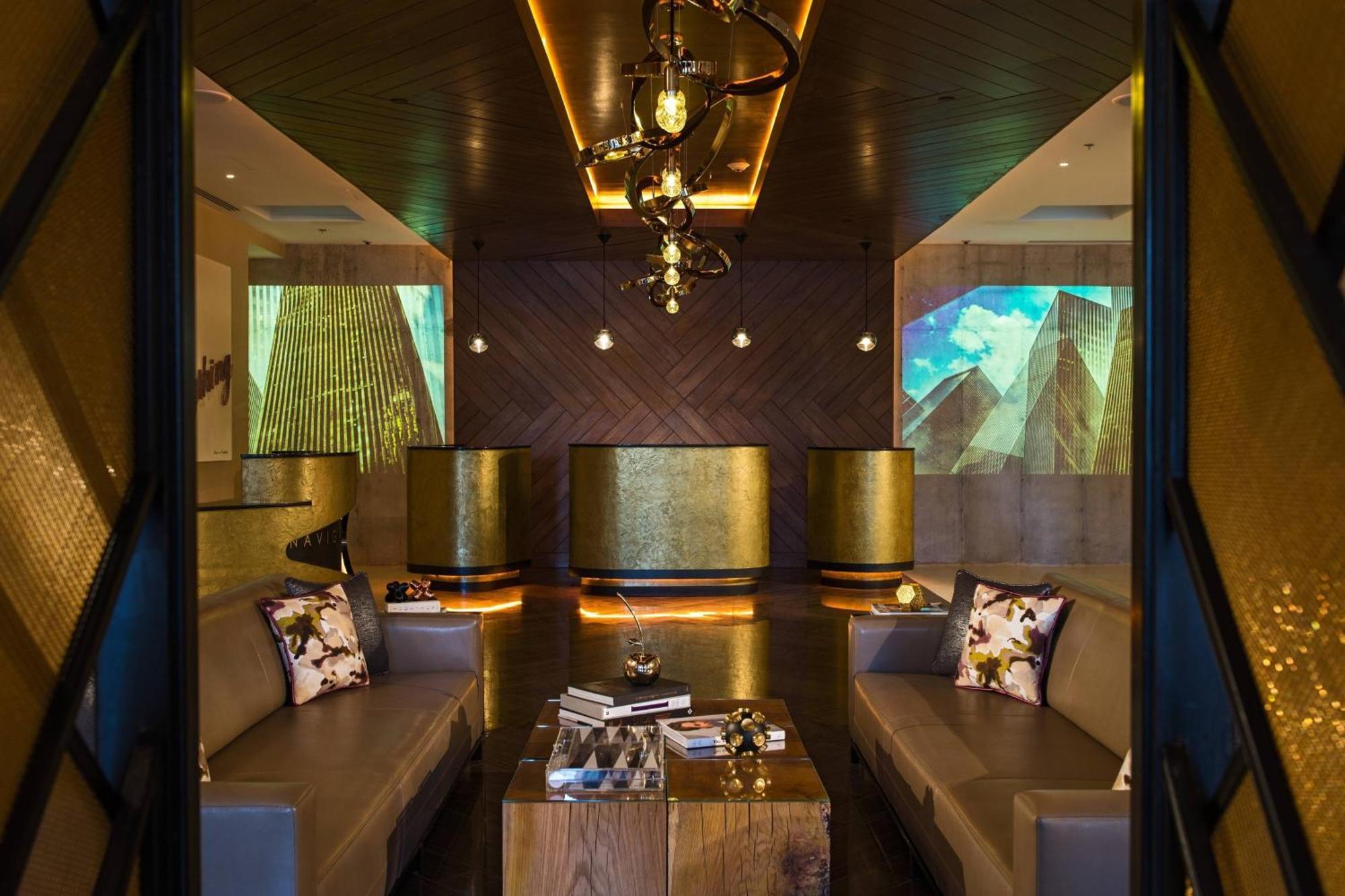 Renaissance Midtown Hotel