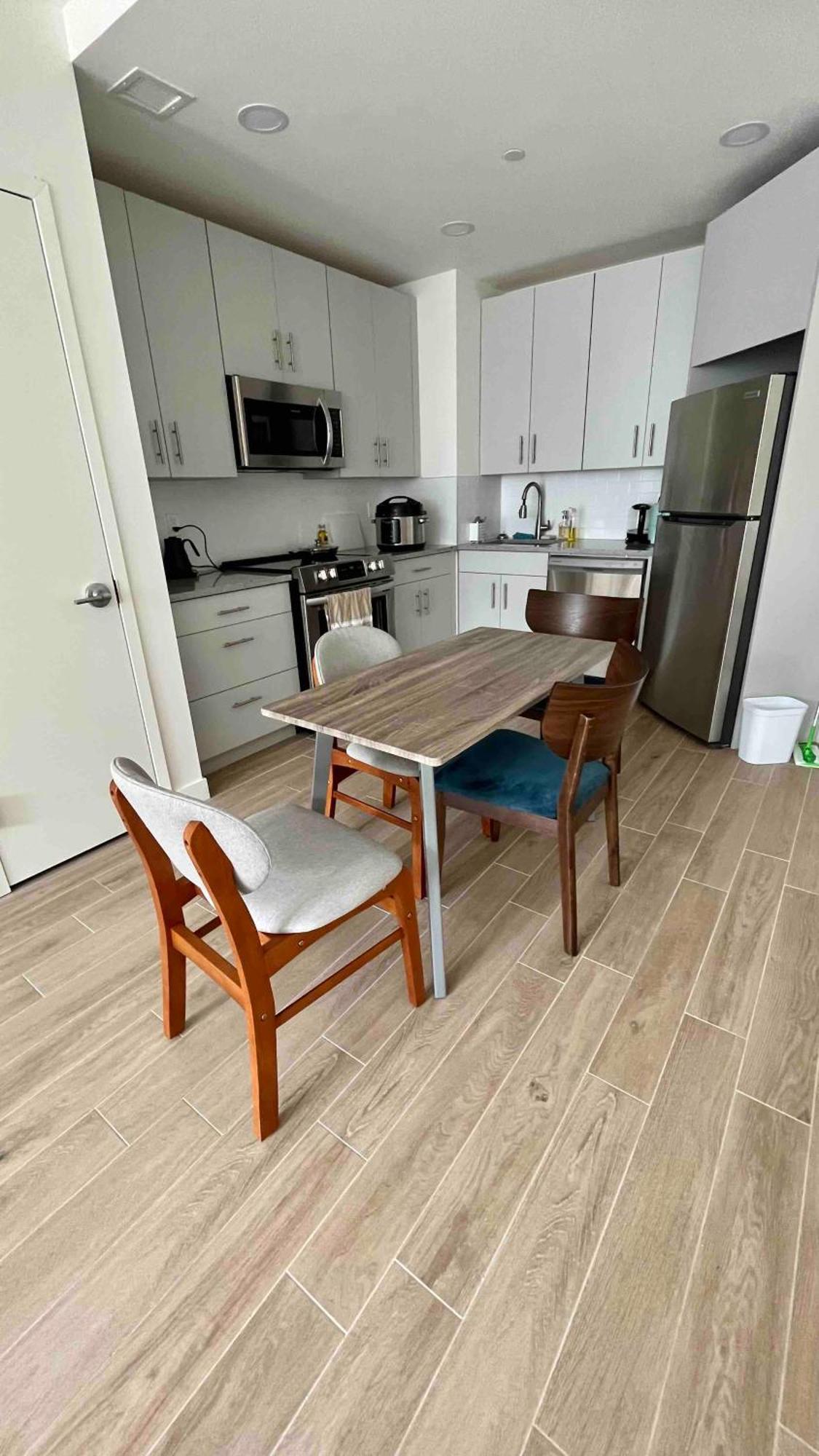 Near Manhattan Spacious Stunning New Modern Penthouse 3-bedroom New York