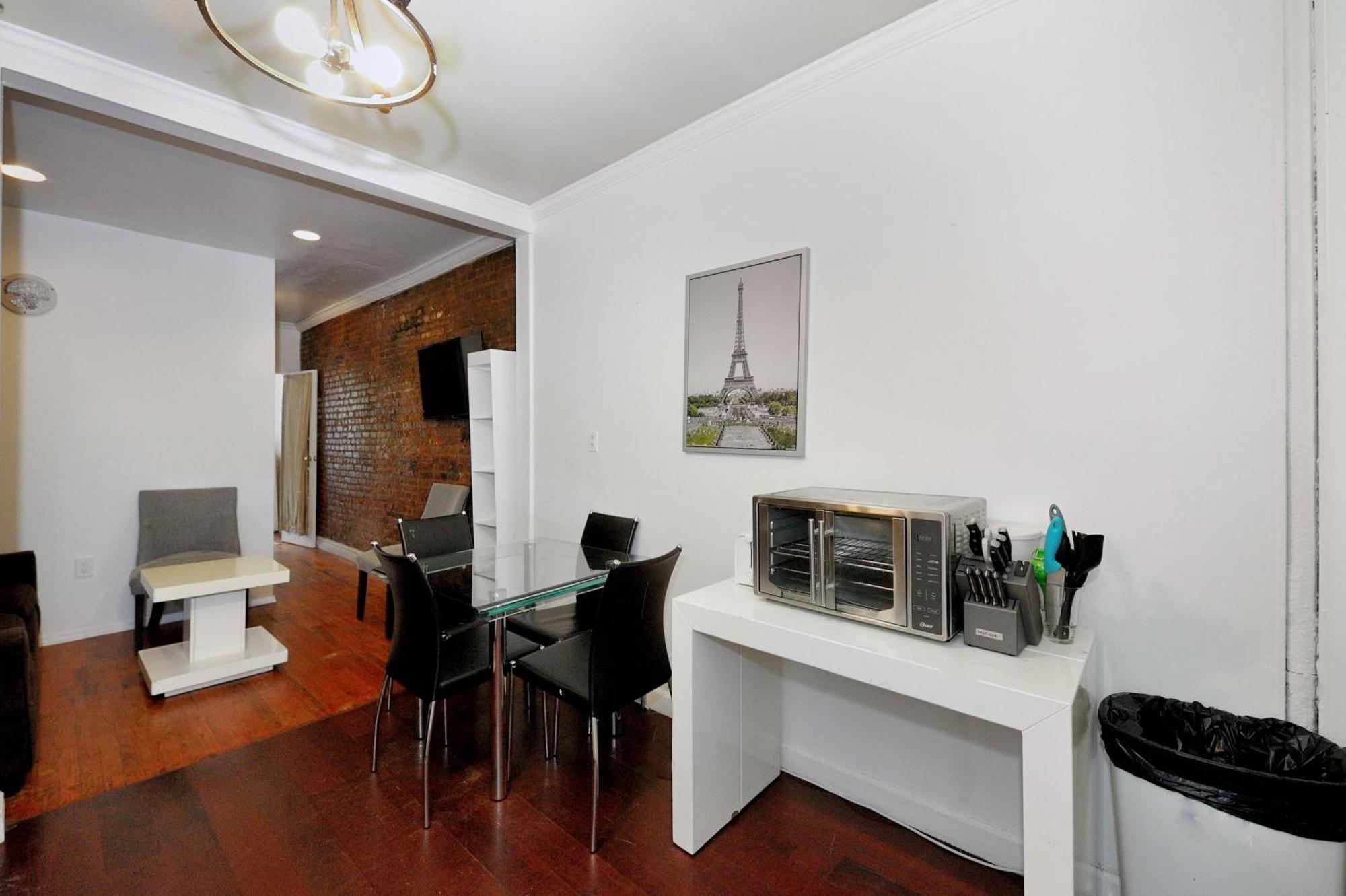 Charming 2br Near Times Square Apartment *