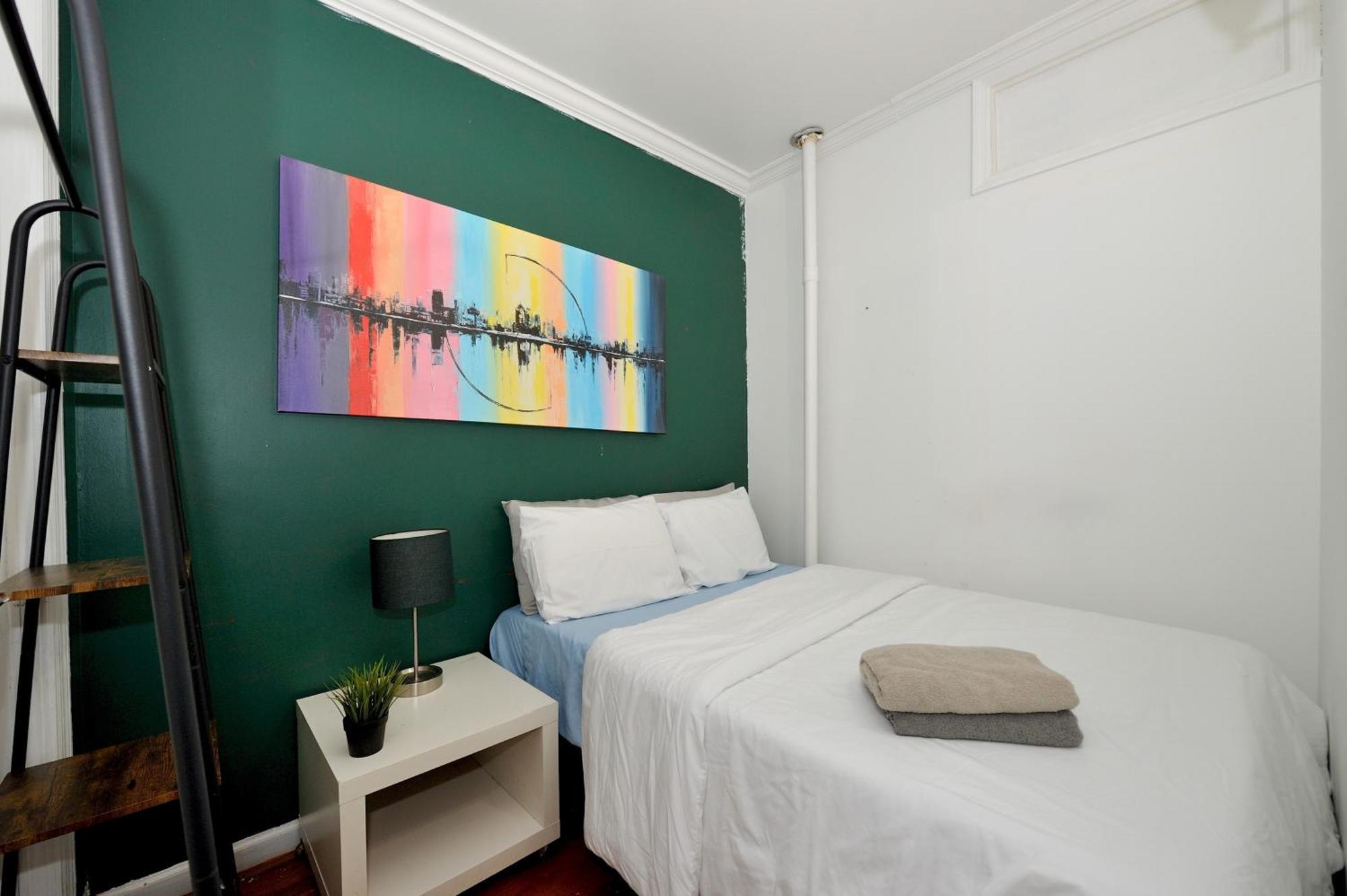 Charming 2br Near Times Square Apartment *