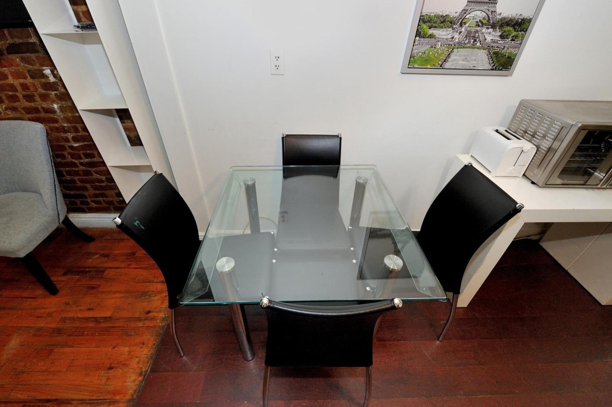 Charming 2br Near Times Square New York