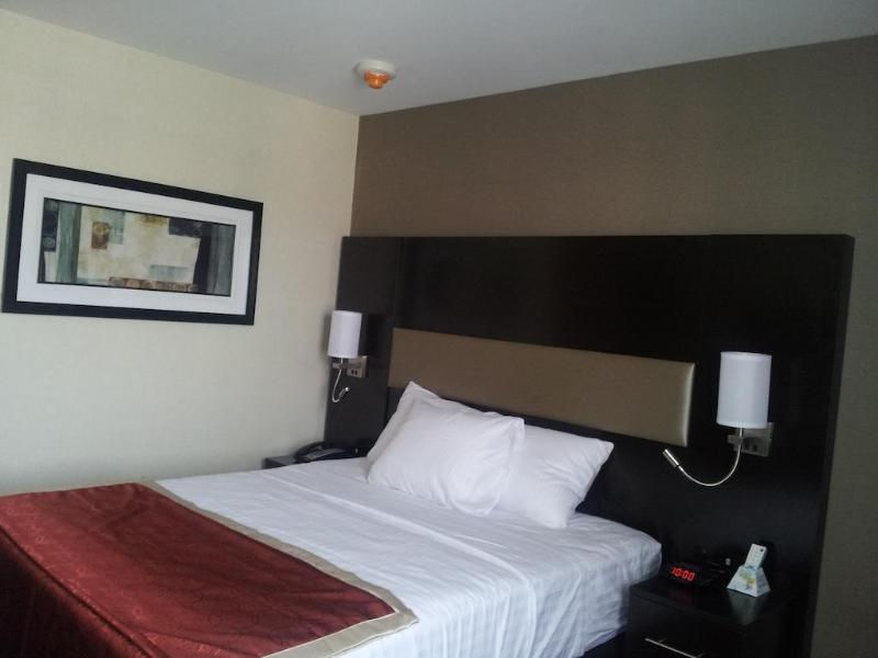 Howard Johnson By Wyndham Jamaica Ny Near Airtrain Jfk Nova York