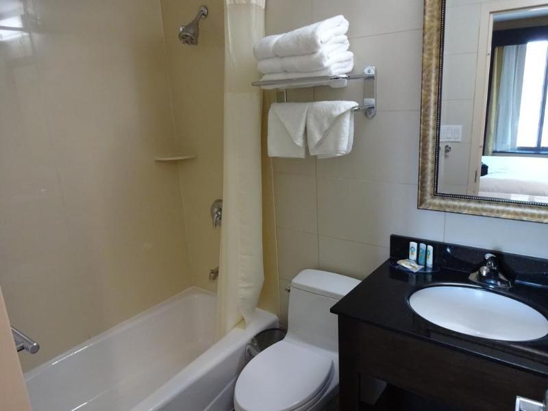 Hotel Quality Near Sunset Park 3*
