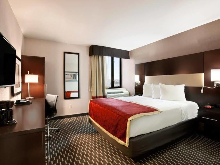 Howard Johnson By Wyndham Jamaica Ny Near Airtrain Jfk Hotel Nova York