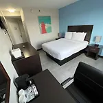 Travelodge By Wyndham Queens