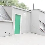 Privet House - Midwood/Flatbush Recently Remodeled